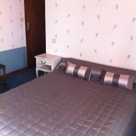 D'hotes De L'ancien Prieure Hotel *