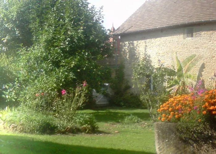 D'hotes De L'ancien Prieure מלון Tamniès